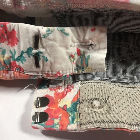 Intro. Sz 20W Love The Fit Floral Capri Pants Womens Tummy Control Comfort Waist - Picture 7 of 10